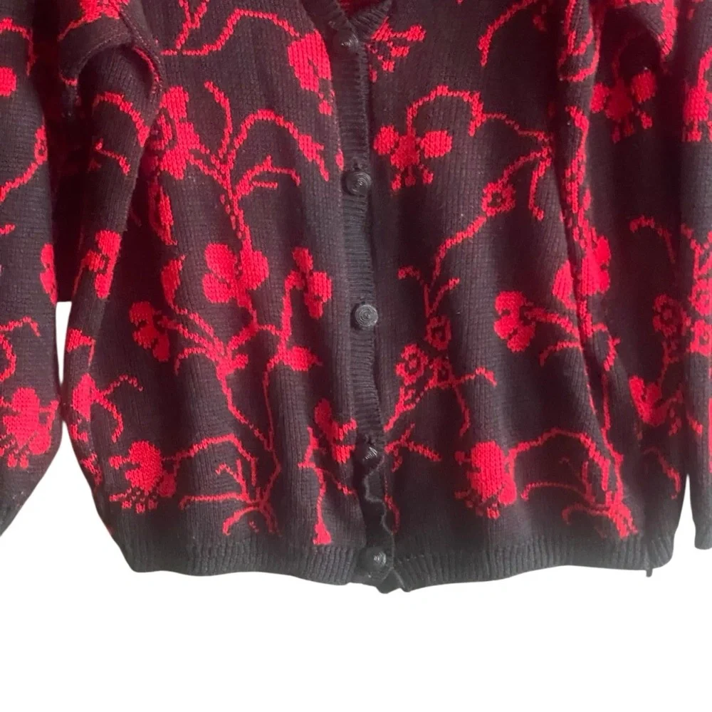 The Villager Long Sleeve Black/Red Floral Print Button Down Cardigan Sweater. Lg